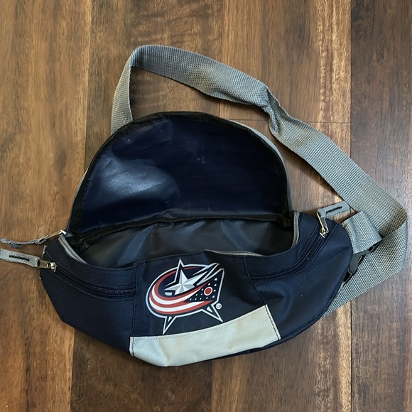 Columbus Blue Jackets belt bag - Picture 2 of 3